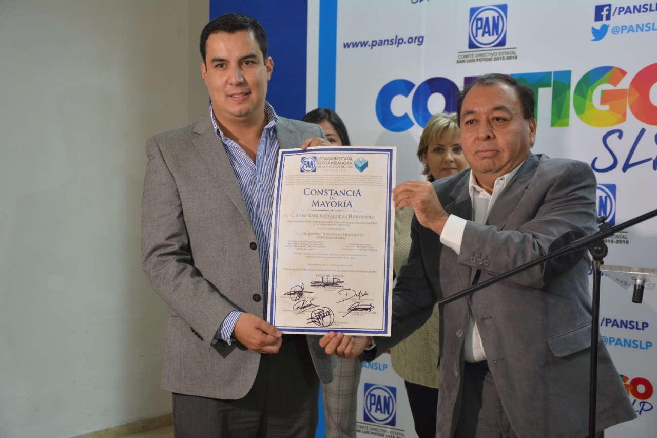  Juan Francisco Aguilar recibe constancia de mayoría como dirigente estatal del PAN