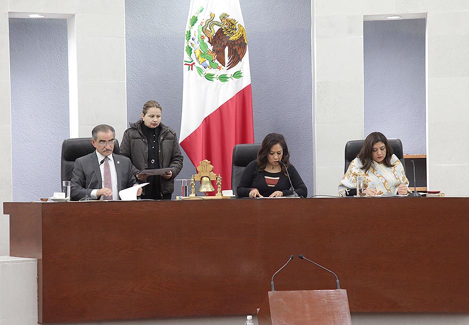  Diputados aprueban reducirse el sueldo a 104 mil pesos