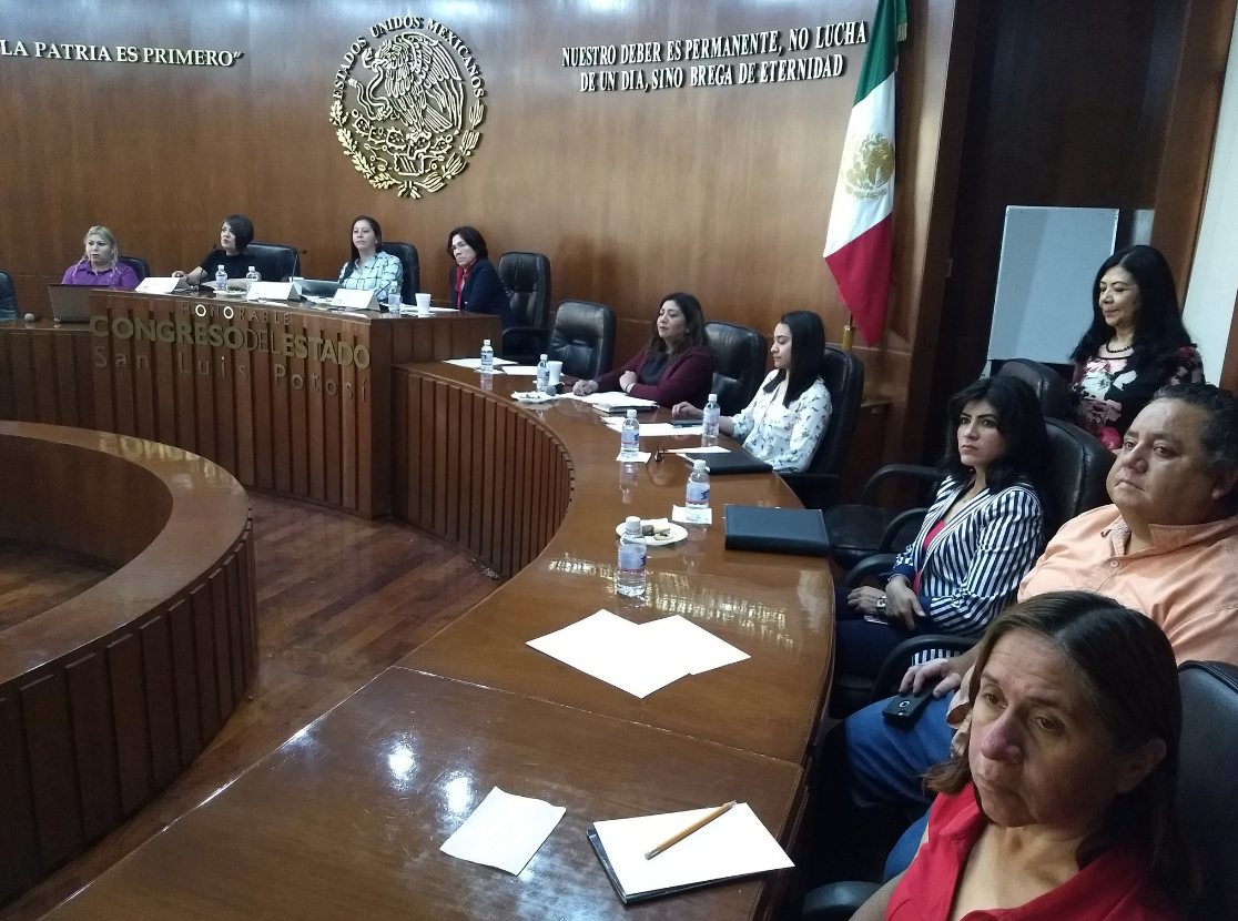  En conmemoración del Día Internacional de la Mujer, diputados no asisten a foro