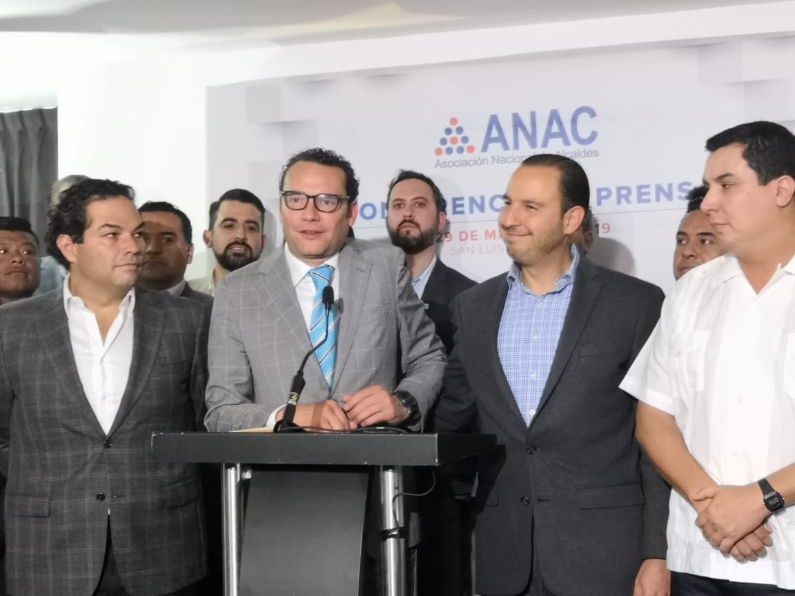  Alcalde de SLP acude a reunión de ANAC; buscan una “salida” con CFE