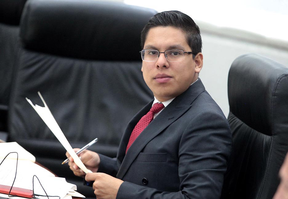  Edson Quintanar y su hermano buscan puesto en el Poder Judicial
