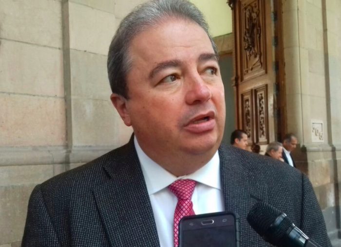  Garza pretende dejar la FGE para irse a la UASLP, acusa Edgardo Hernández