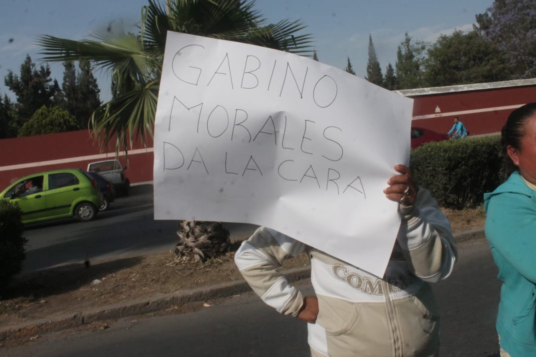  Madres de familia reclaman por retiro de Prospera; les habían asegurado que recibirían beca “Benito Juárez”