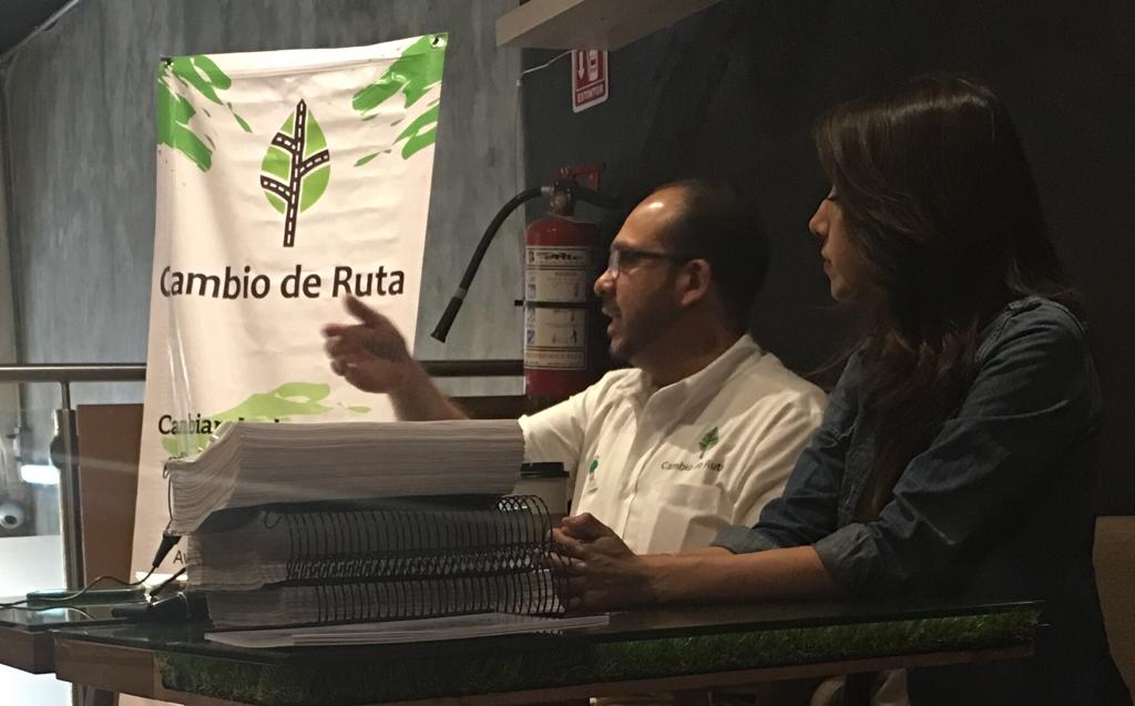  Presentan 14 mil firmas para exigir a Carreras la protección de la Sierra de Álvarez