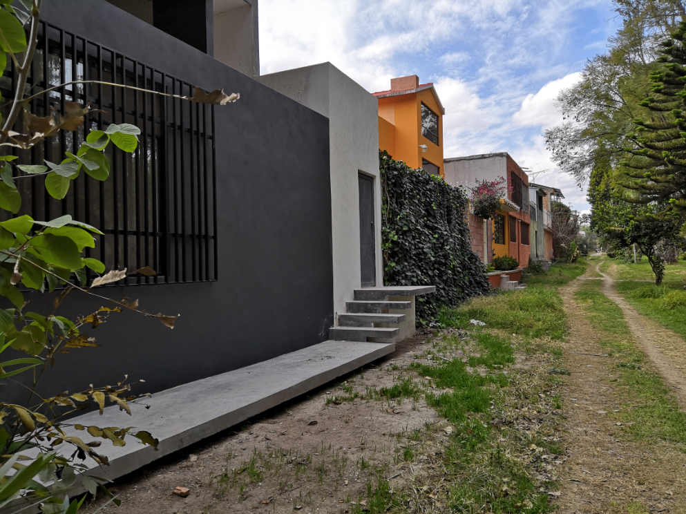  Con accesos privados, viviendas y negocios convirtieron al Parque Tangamanga I en su jardín particular