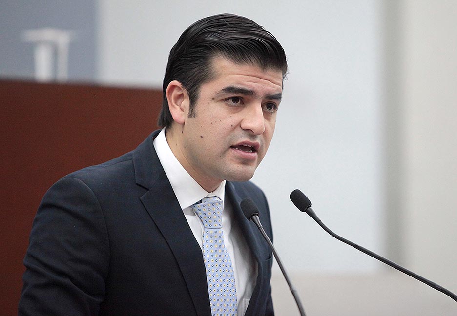  Carreras, el gobernador que “sepultó” a la Conago, acusa Villarreal Loo