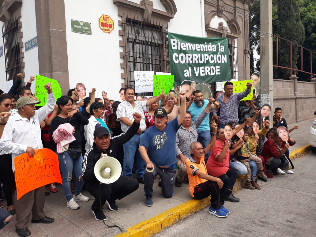  Se manifiestan en contra de la gallardización del Partido Verde