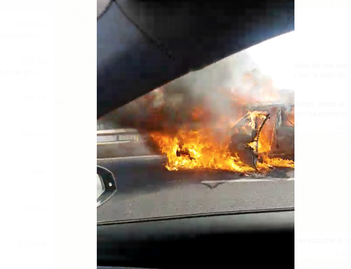  Se incendia taxi sobre puente de Salvador Nava