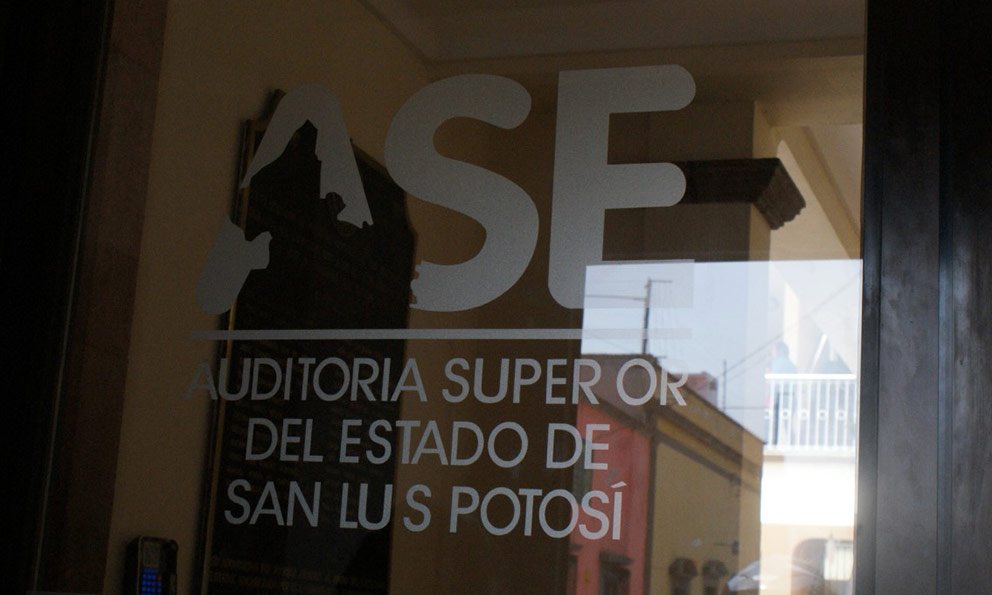  ASE denuncia a ex titular y ex coordinadores de Administración