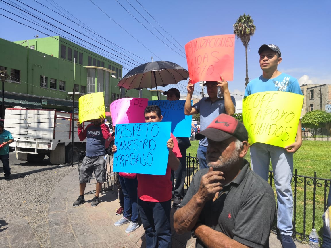  Comerciantes se manifiestan contra la Unidad de Gestión del Centro Histórico
