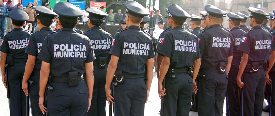 Pensiona Ayuntamiento a 18 policías municipales