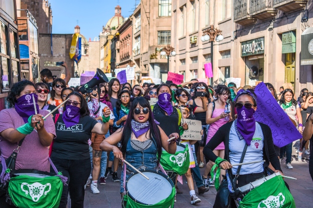  Crónica: La desesperanza femenina; una marcha por la cruda realidad