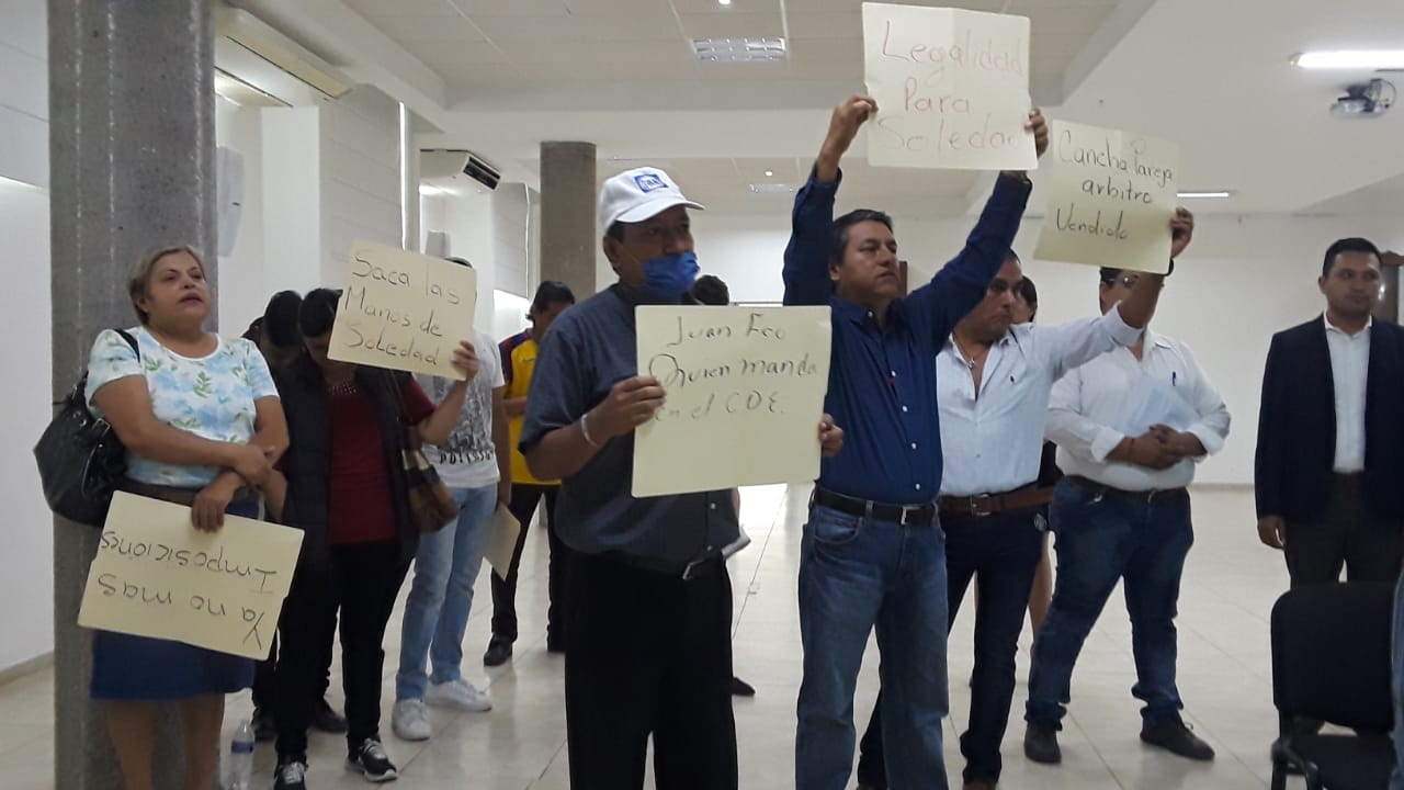  Panistas soledenses irrumpen en rueda de prensa del CDE