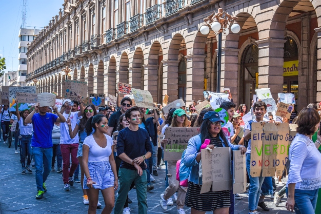  Crónica: La crisis ambiental, jóvenes marchando por su futuro