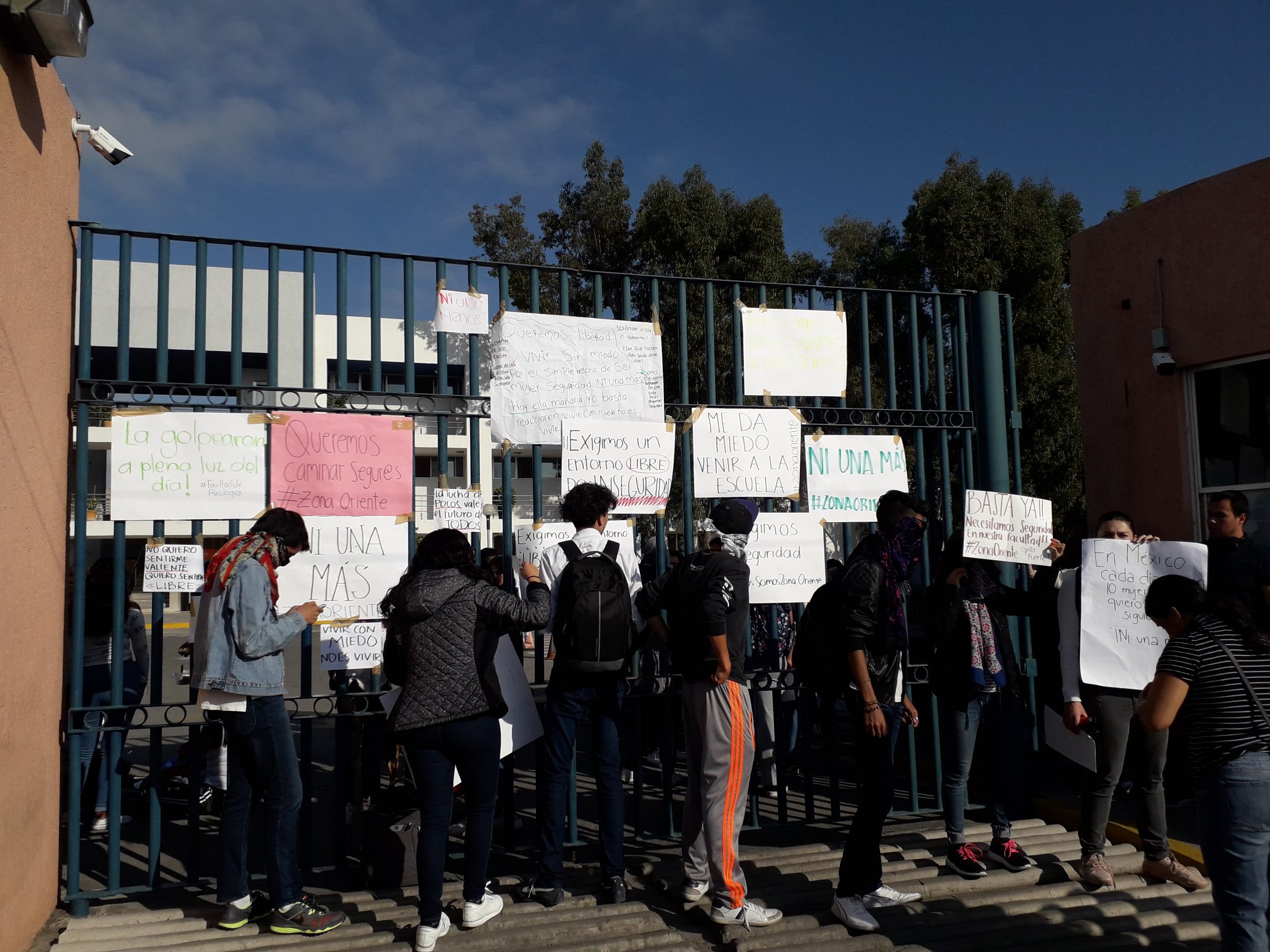  Retiran bloqueo del campus zona oriente de la UASLP