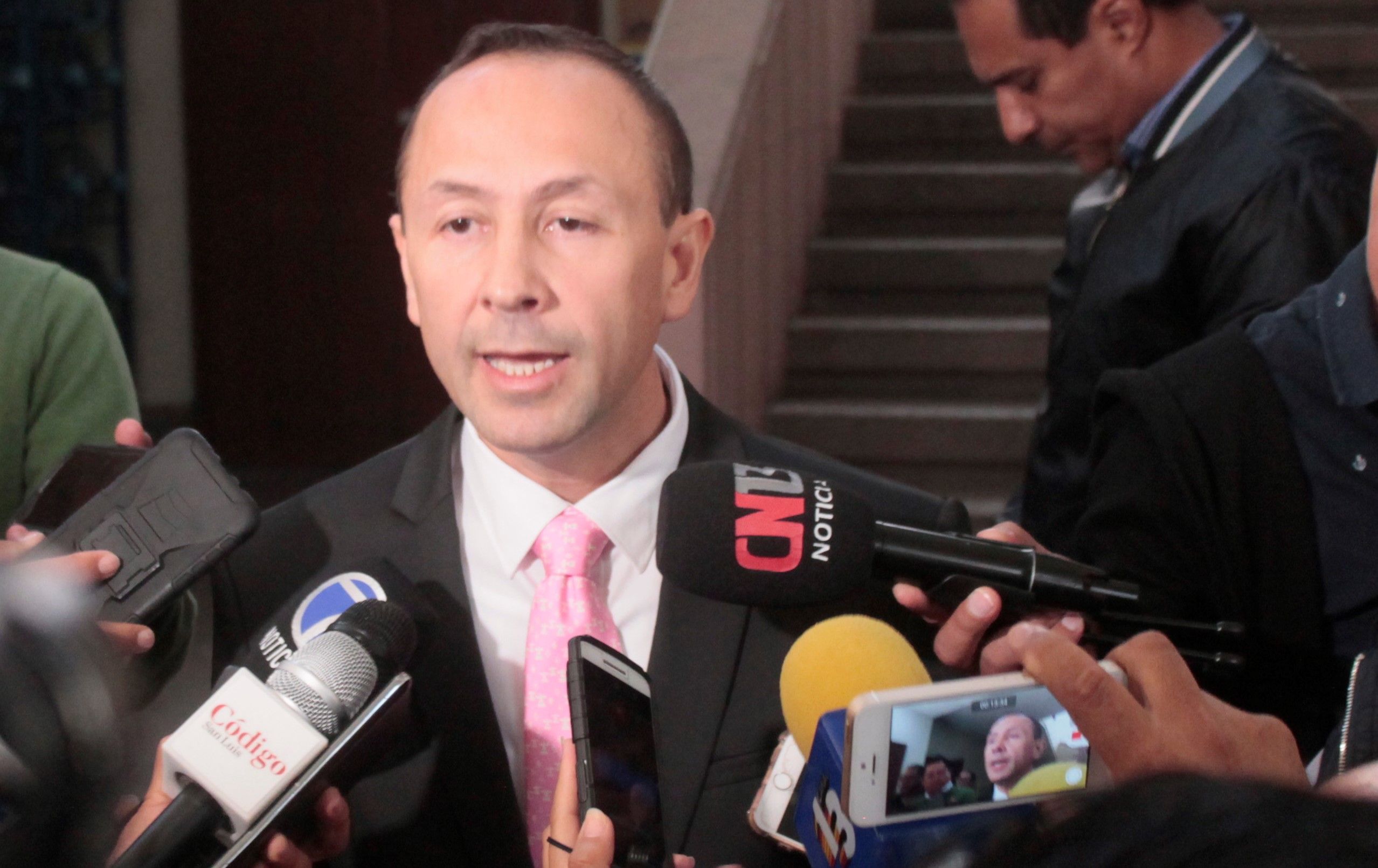  Juicio político contra Pineda se suma a las omisiones del gobernador: diputado