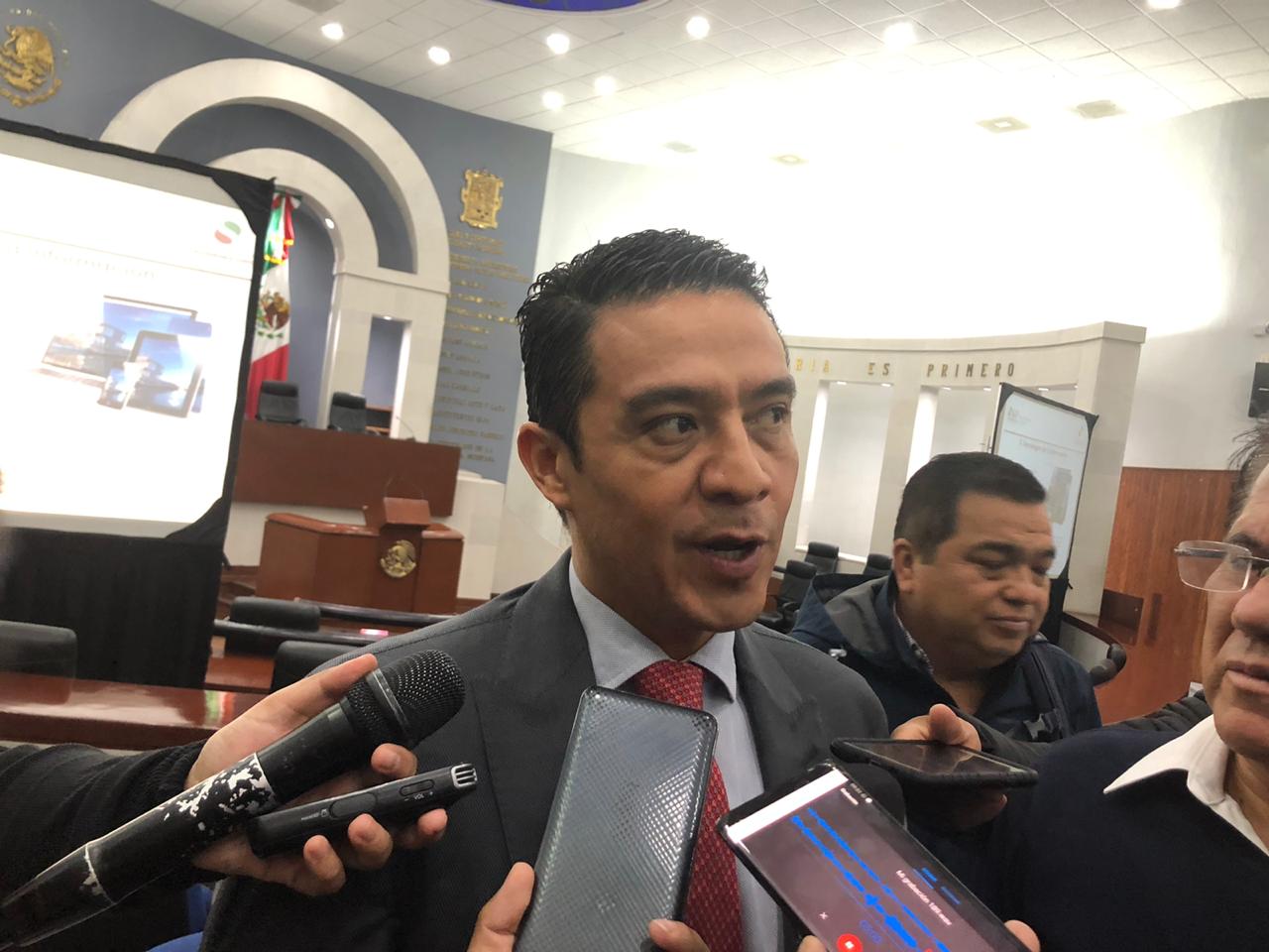  Emmanuel Ramos dice que no litigará en medios juicio político en su contra