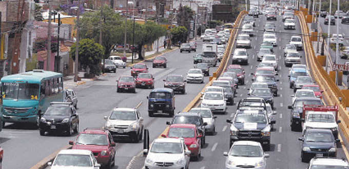  Administración capitalina analiza implementar la verificación vehicular