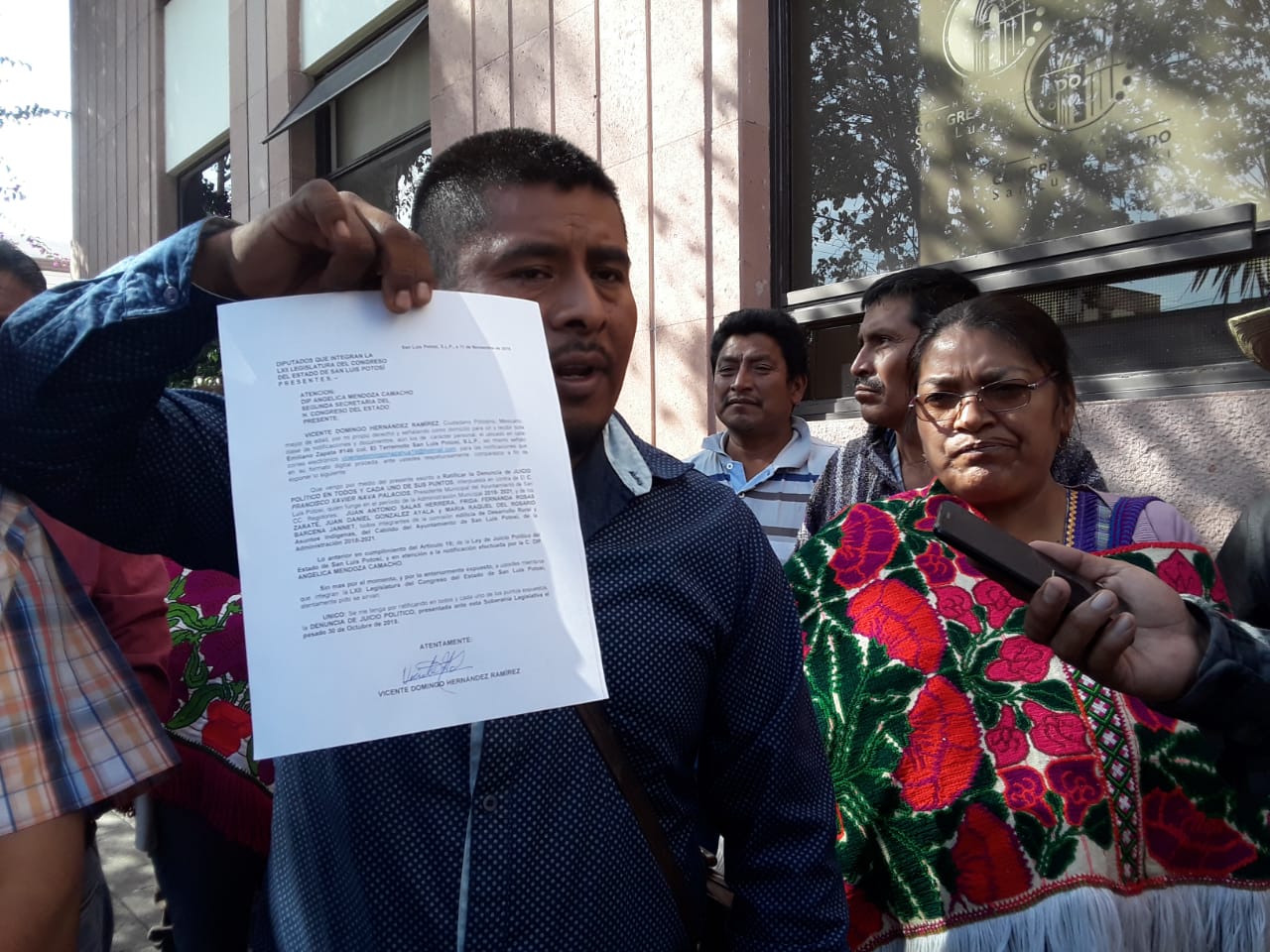  Indígenas ratifican solicitud de juicio político contra Xavier Nava