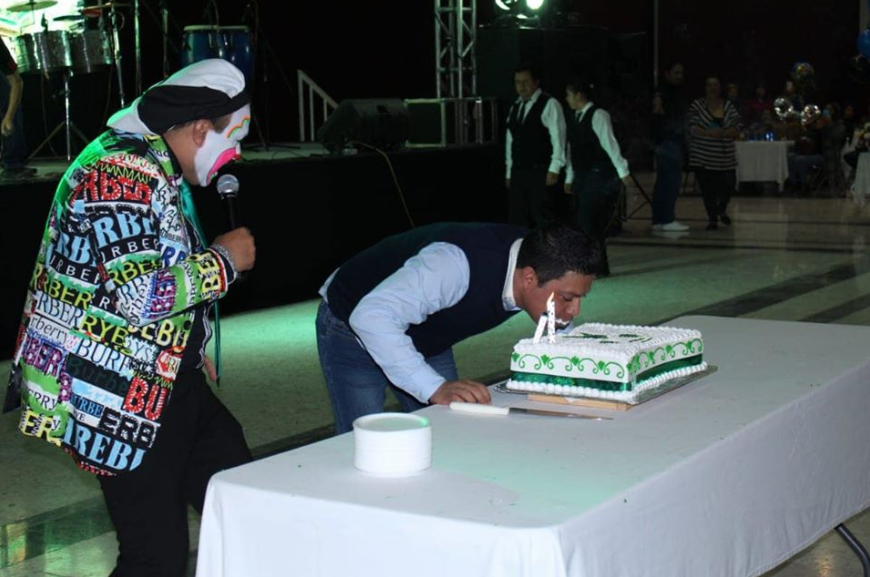  Gallardía política en festejo cumpleañero