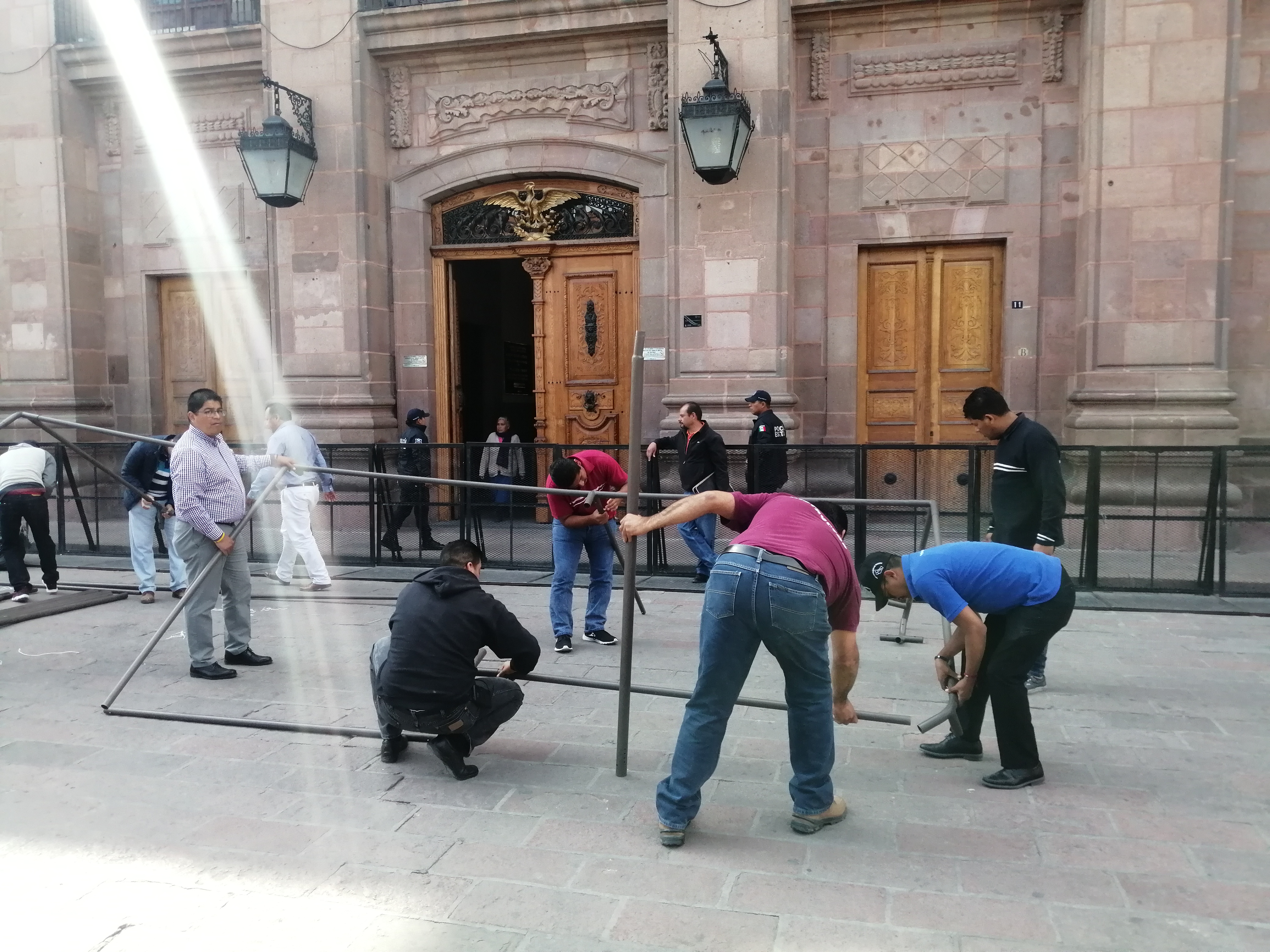  Plantón del SITTGE frente a palacio de gobierno por falta de pago a trabajadores