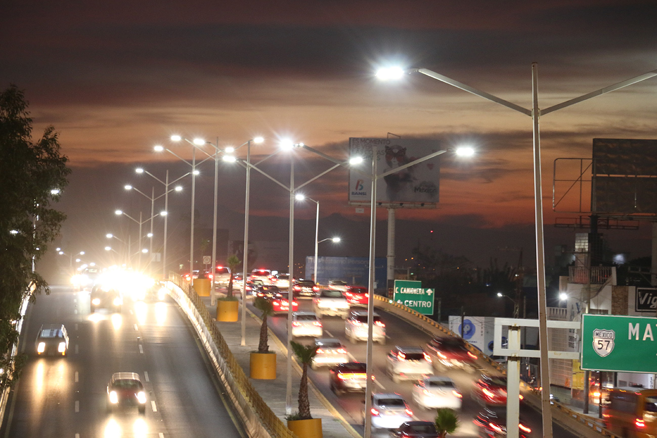  Ayuntamientos salientes buscan beneficiar a empresa con la compra de luminarias