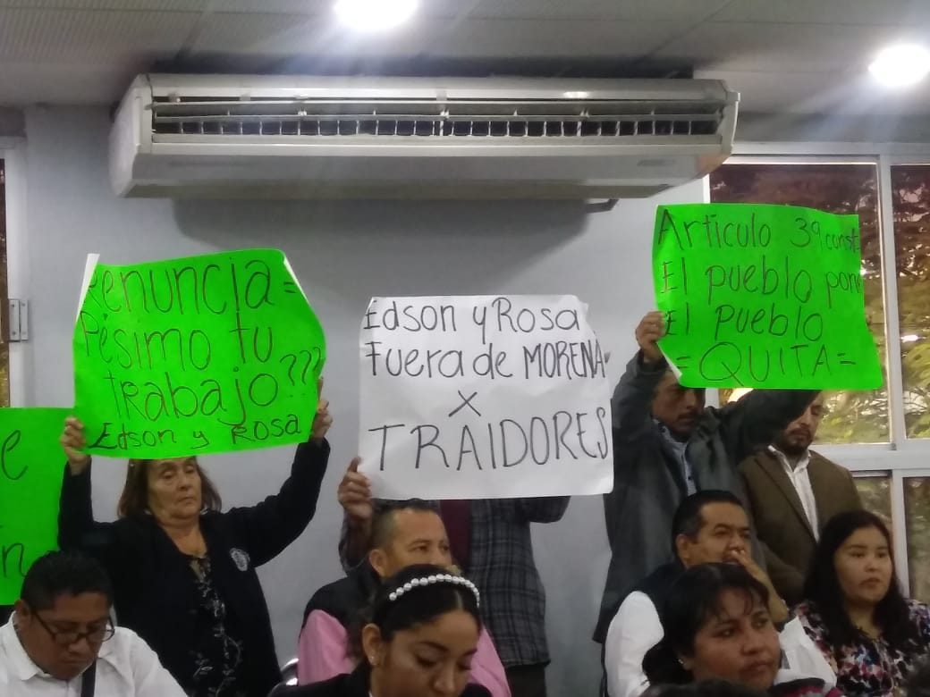  Condenan morenistas en Valles a sus diputados; a Edson Quintanar por organizar torneo Pokémon