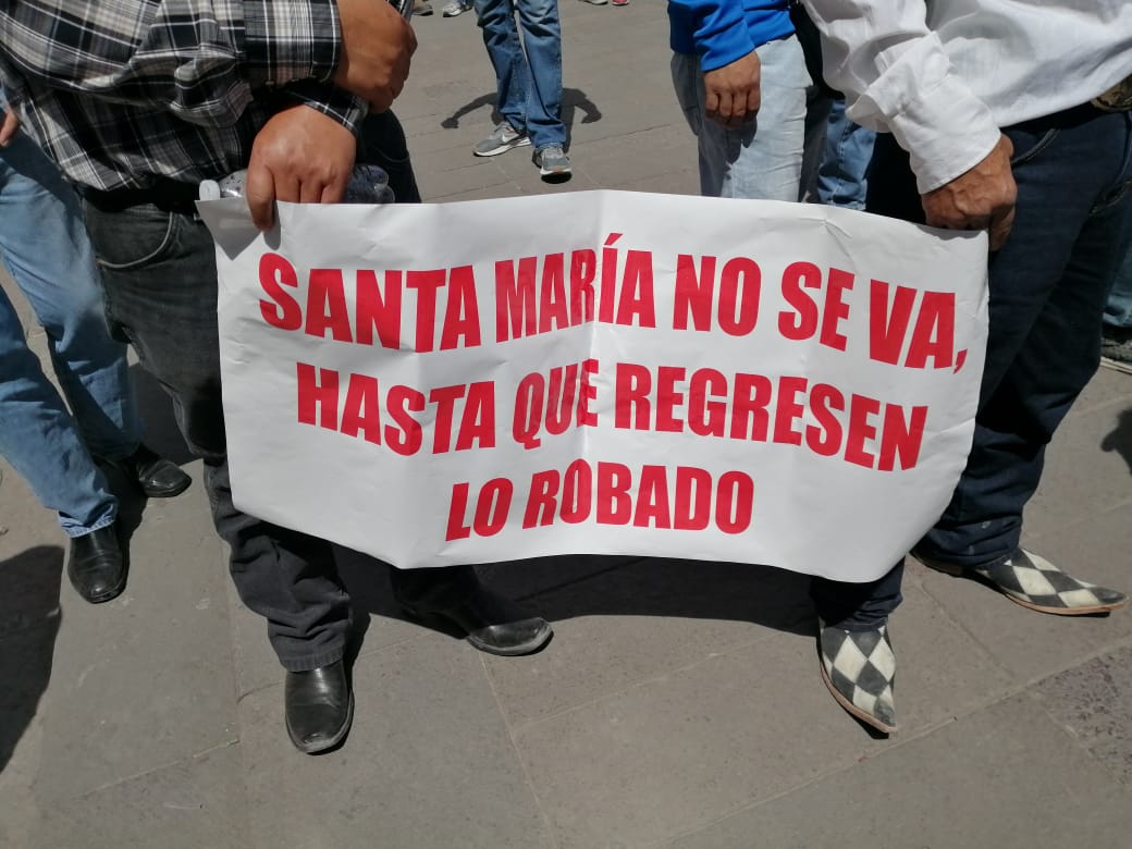  Empleados de Santa María del Río exigen destitución de la presidenta del TECA