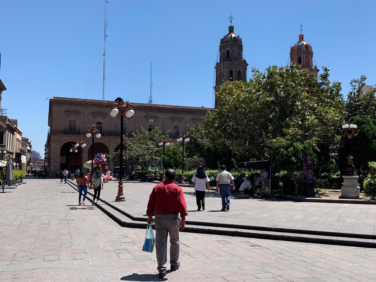  Tras contingencia, San Luis suelta los negocios, pero no las calles