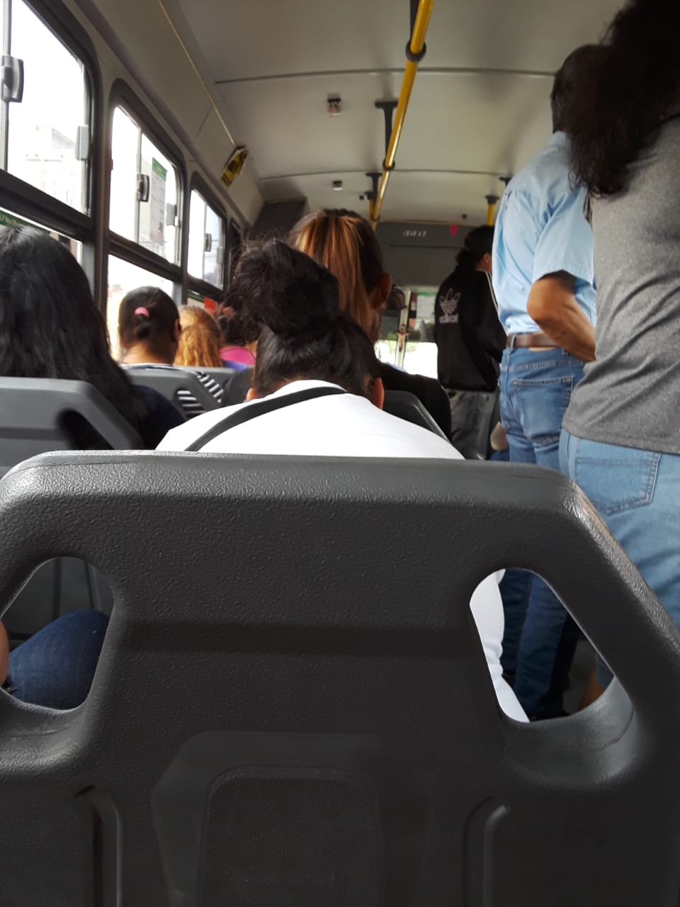  En el transporte público no se respeta la sana distancia