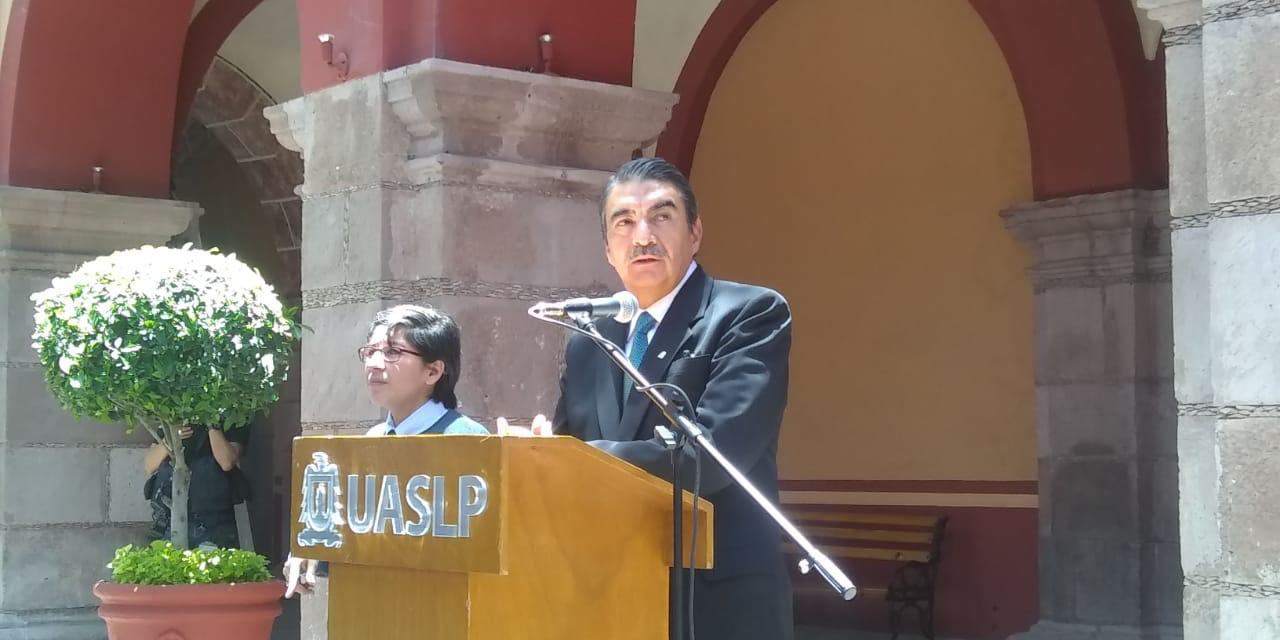  Alejandro Zermeño rinde protesta como rector de la UASLP