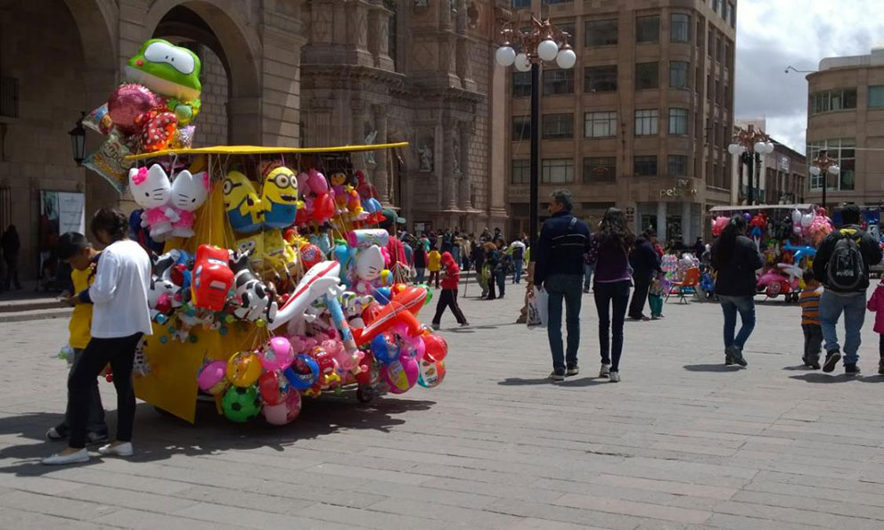  San Luis Podemos entrega apoyos económicos a globeros del Centro