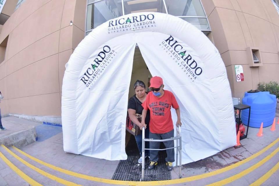  La Gallardía instala túnel sanitizante en hospital de Soledad; Secretaría de Salud no lo recomienda