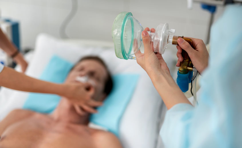  De ayer a hoy, 16 personas más intubadas en hospitales potosinos