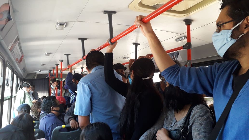  Pese a emergencia sanitaria, unidades del transporte urbano “van llenos de pasajeros”, reconoce SCT