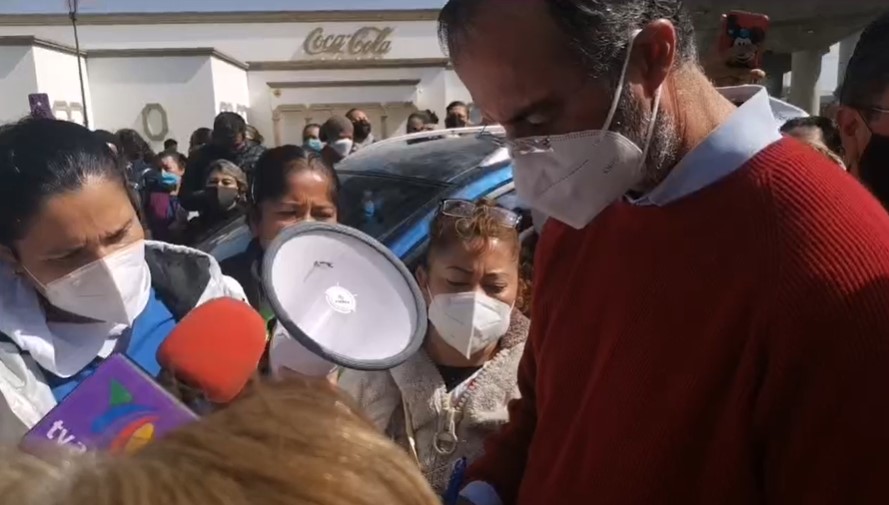  Autoridades estatales firman pliego petitorio de trabajadores del Hospital Central