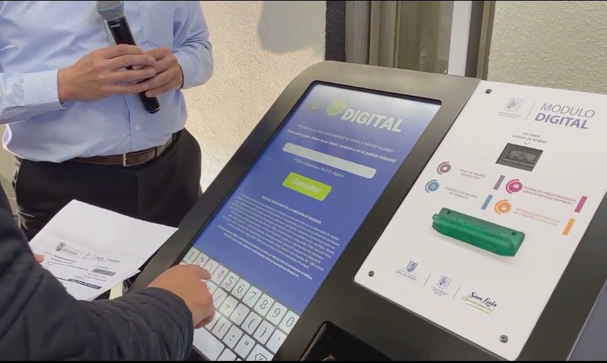  Ayuntamiento de SLP instala módulo automático para pago de predial y consulta de servicios
