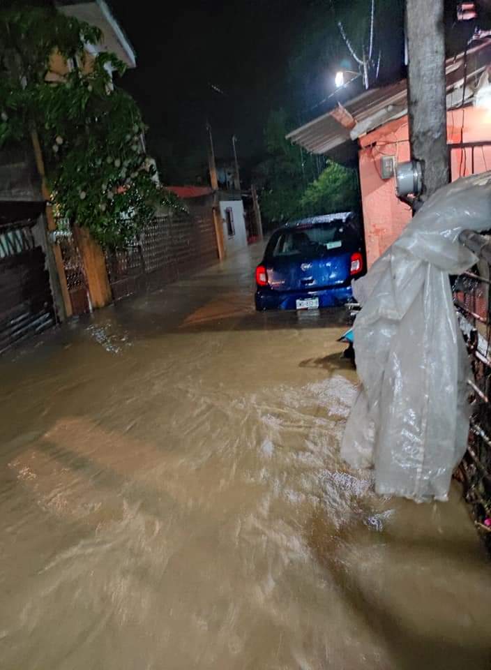  23 viviendas y dos escuelas afectadas en Axtla de Terrazas tras las lluvias