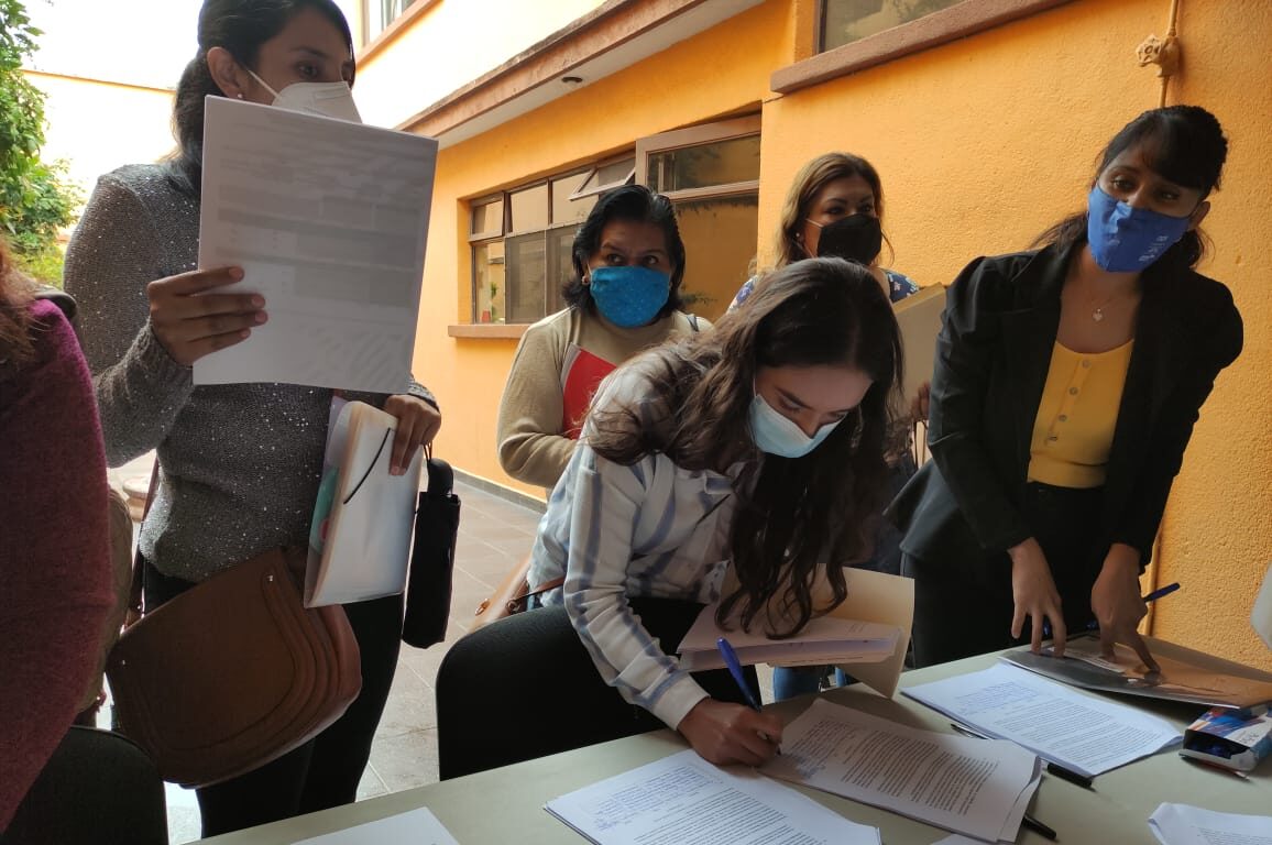  Docentes potosinos exigen razones por la cancelación del examen de promoción