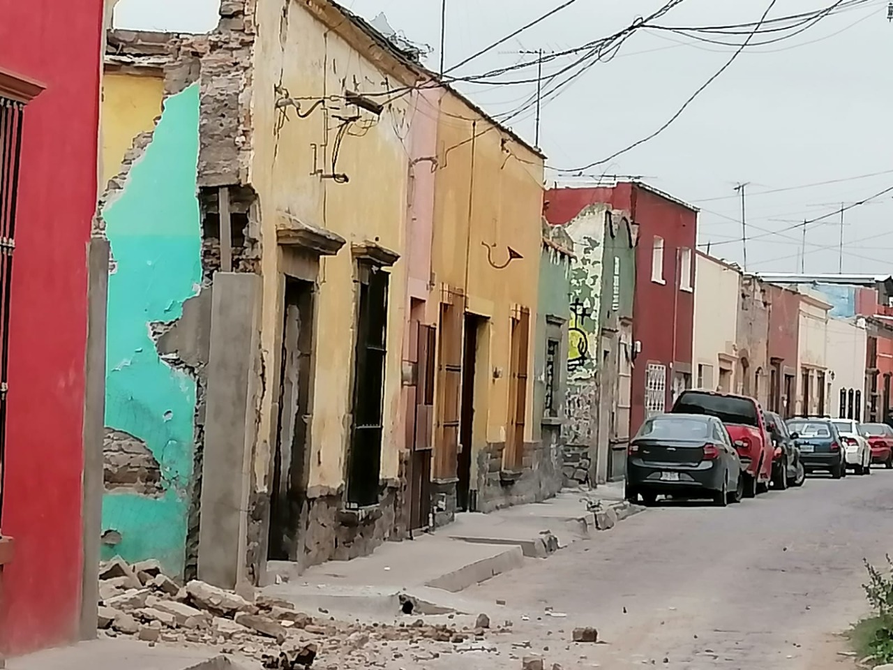  Se derrumba finca histórica en San Sebastián por construcción de estacionamiento