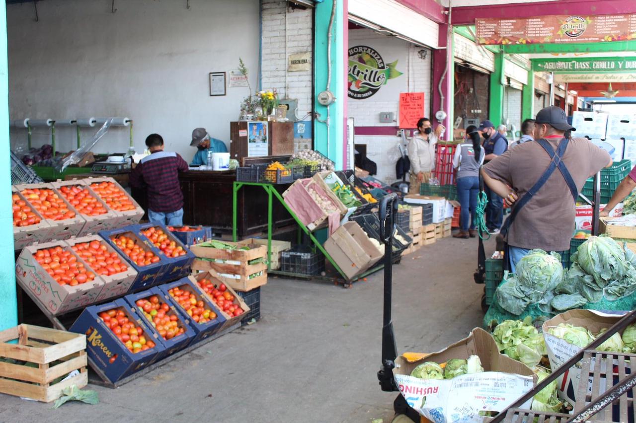  Estiman pérdidas de hasta un 50% en la Central de Abastos por semáforo naranja