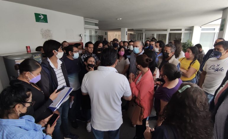  Denuncian despido ilegal de trabajadores del Ayuntamiento de SLP