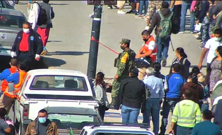  Fallece hombre frente a módulo de vacunación (VIDEO)