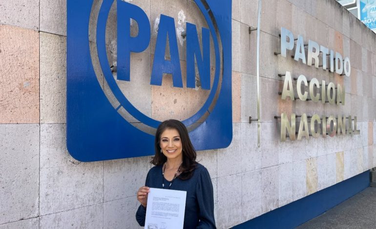  Josefina Salazar presenta carta de intención para contender por la dirigencia del PAN