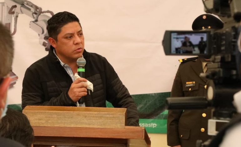  Gallardo reporta un sueldo de 34 mil pesos; secretario de Salud gana el triple