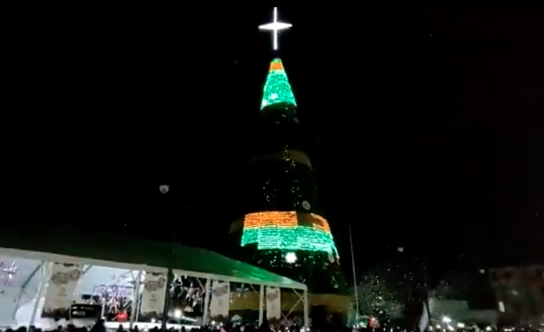  Falla iluminación del árbol navideño “más grande de Latinoamérica” (VIDEO)