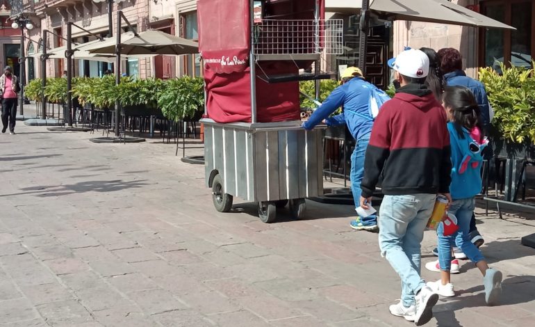  Detectan ambulantes del Centro Histórico con permisos apócrifos