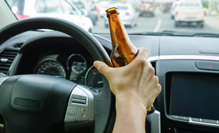  Duplicarían monto de multas a conductores ebrios o con aliento alcohólico