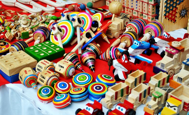  Conductores de Uber e inDriver realizaron su cuarta caravana de regalo de juguetes