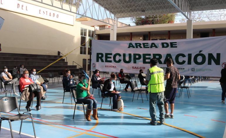  Vacunados más de 52 mil trabajadores del sector educativo: SEGE